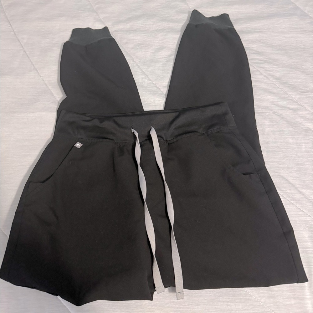 Figs Scrubs Zamora Jogger in Black LIKE NEW